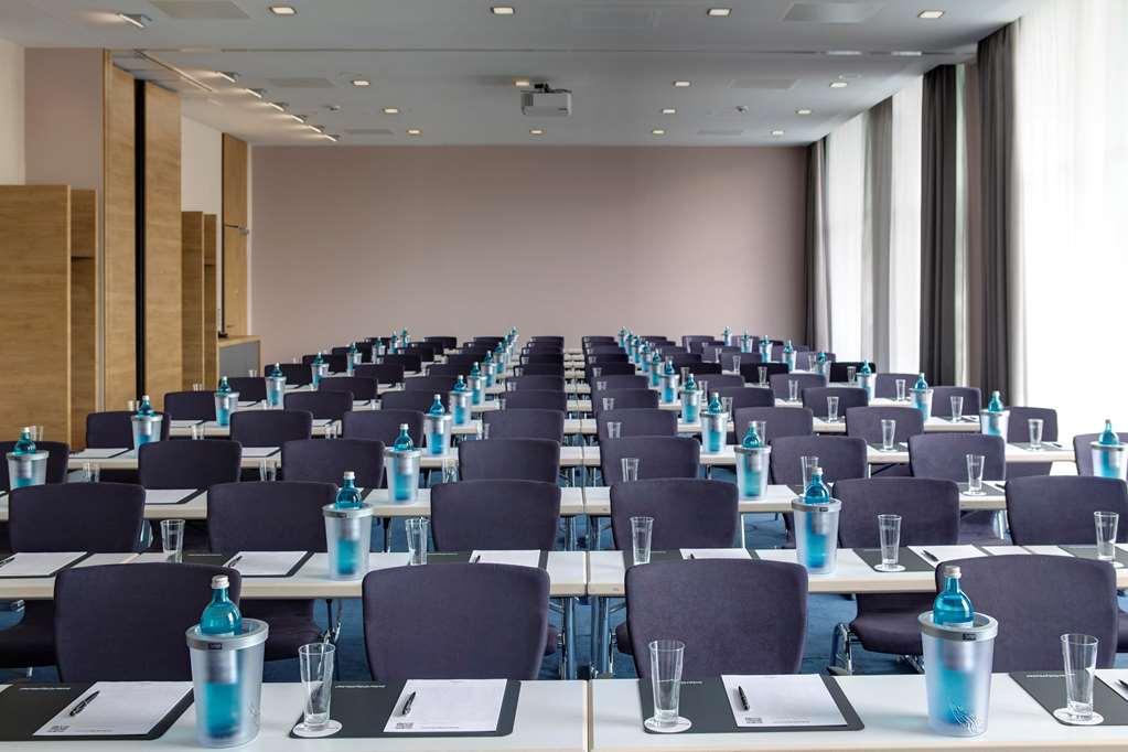 Intercityhotel Ульм Зручності фото
