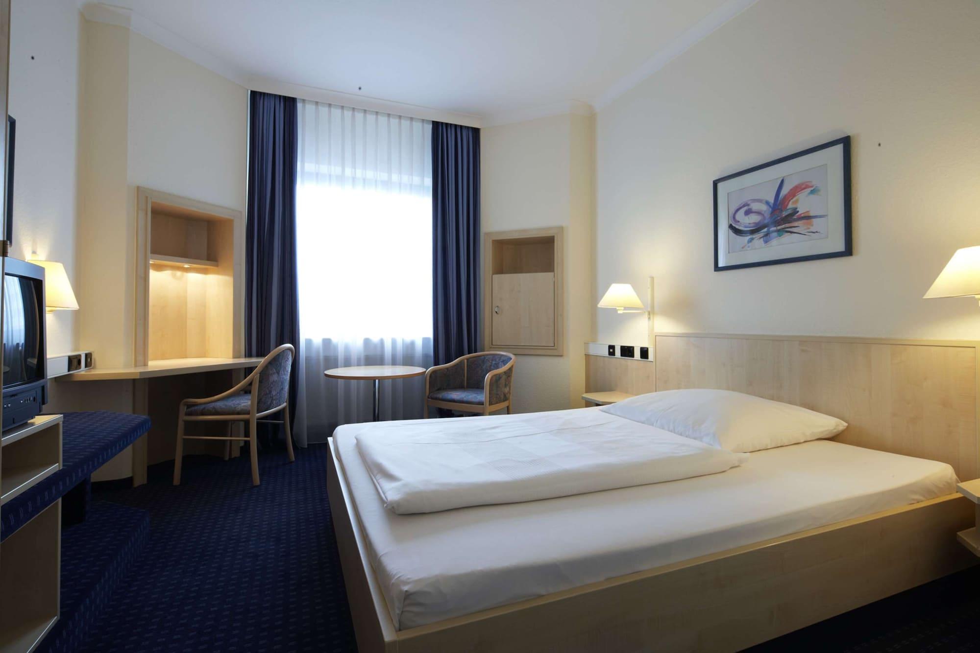 Intercityhotel Ульм Екстер'єр фото