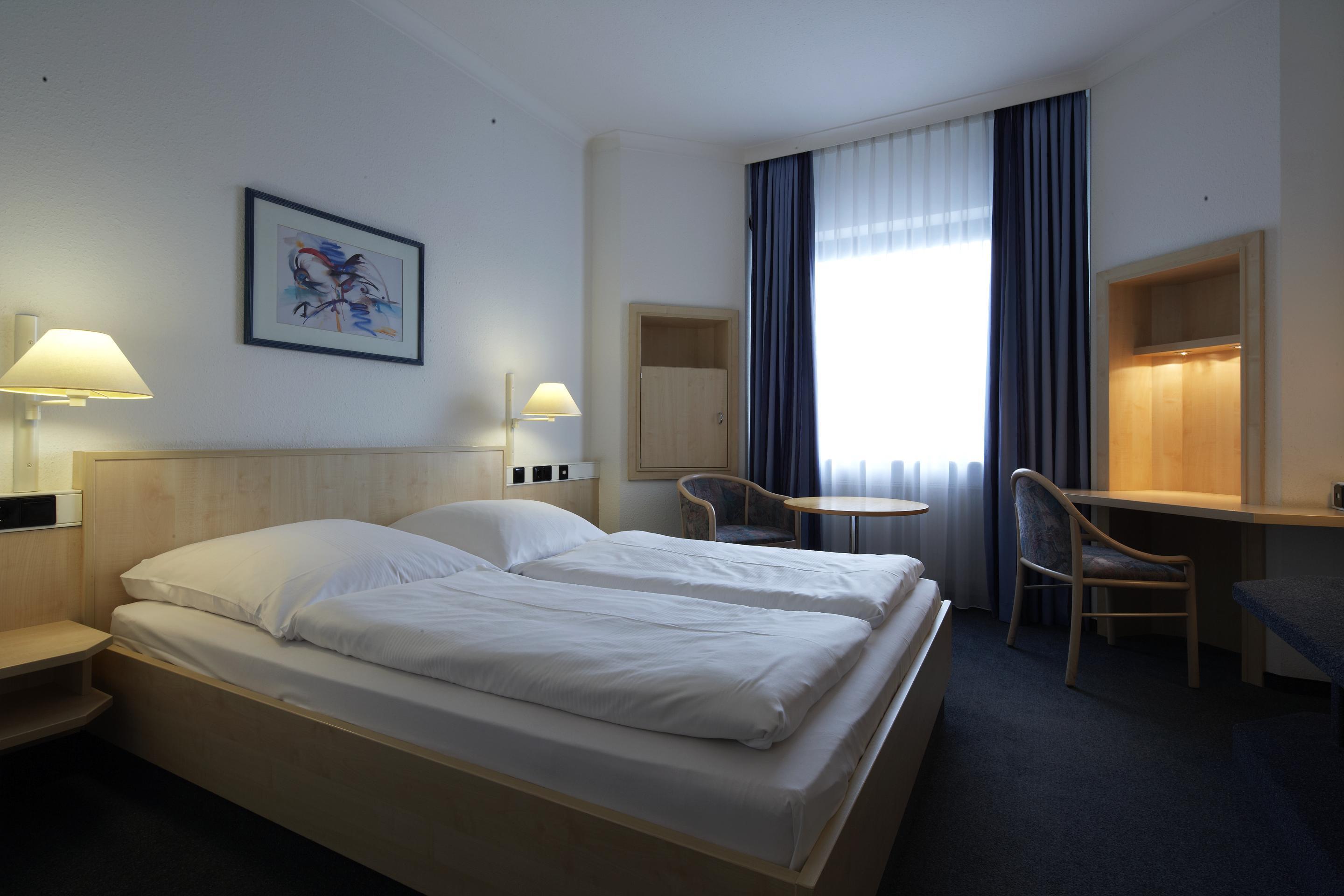 Intercityhotel Ульм Екстер'єр фото